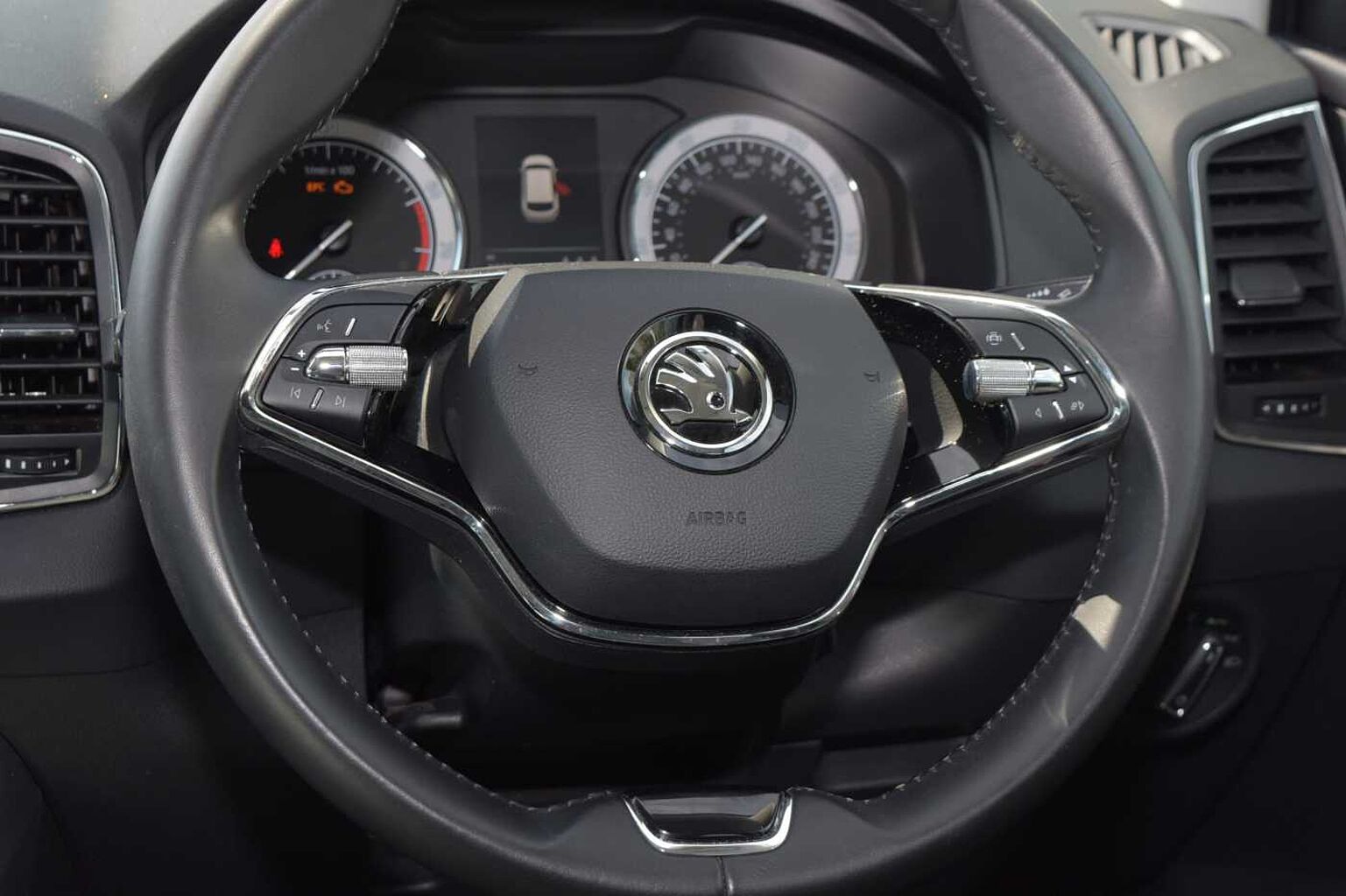 SKODA Karoq SUV 1.0 TSI (110ps) SE L